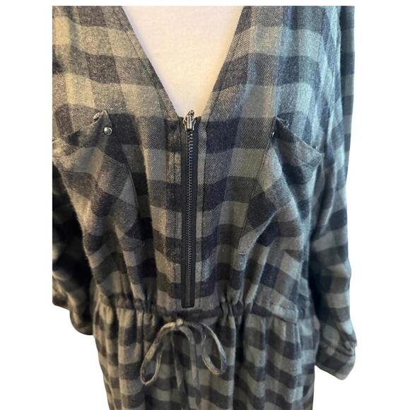 Torid Flannel Dress Size 2XL - Stylish & Cozy! - Picture 2 of 8
